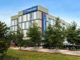 Doncaster Lakeside - Exterior