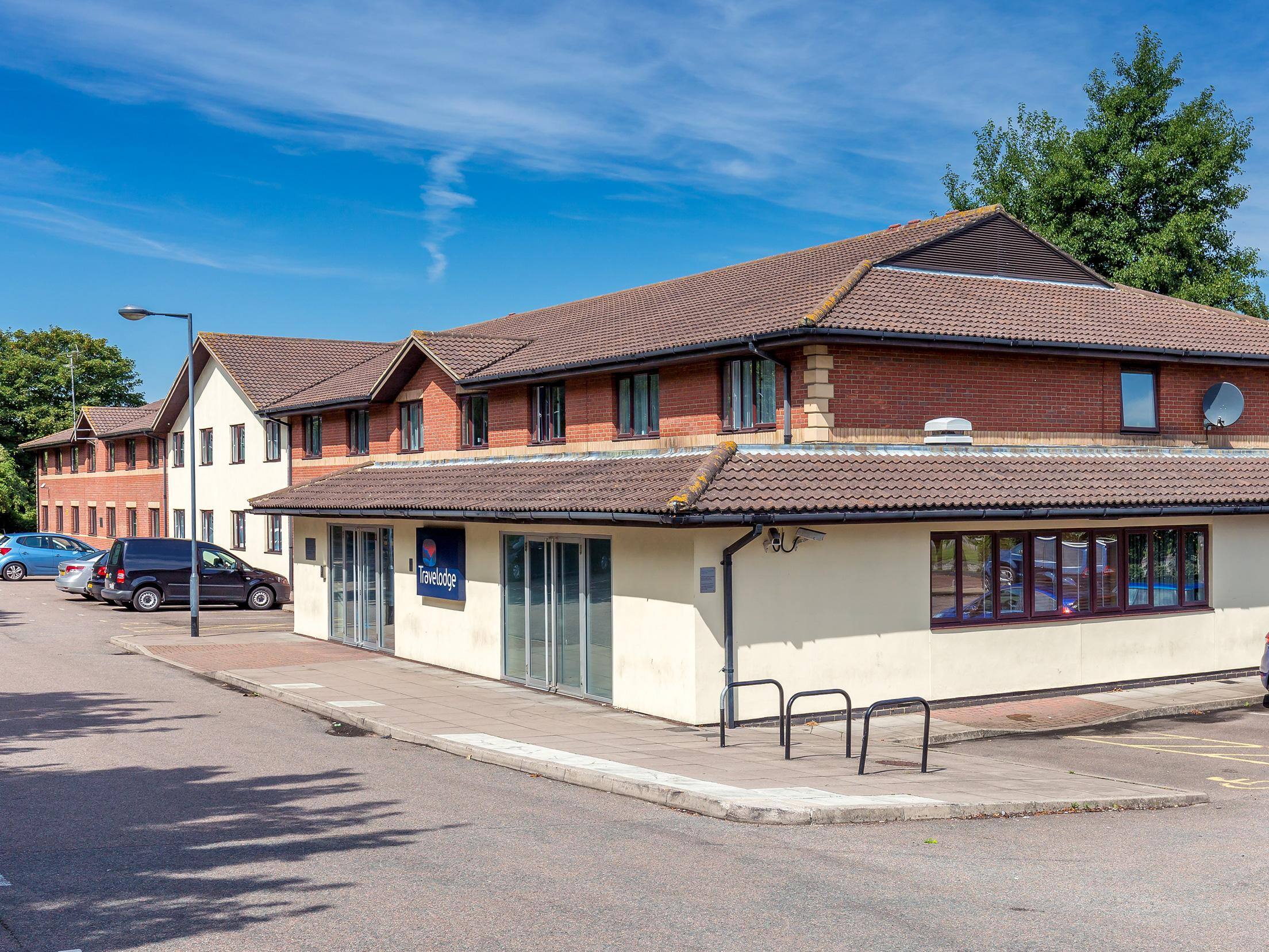 London Dartford - Exterior