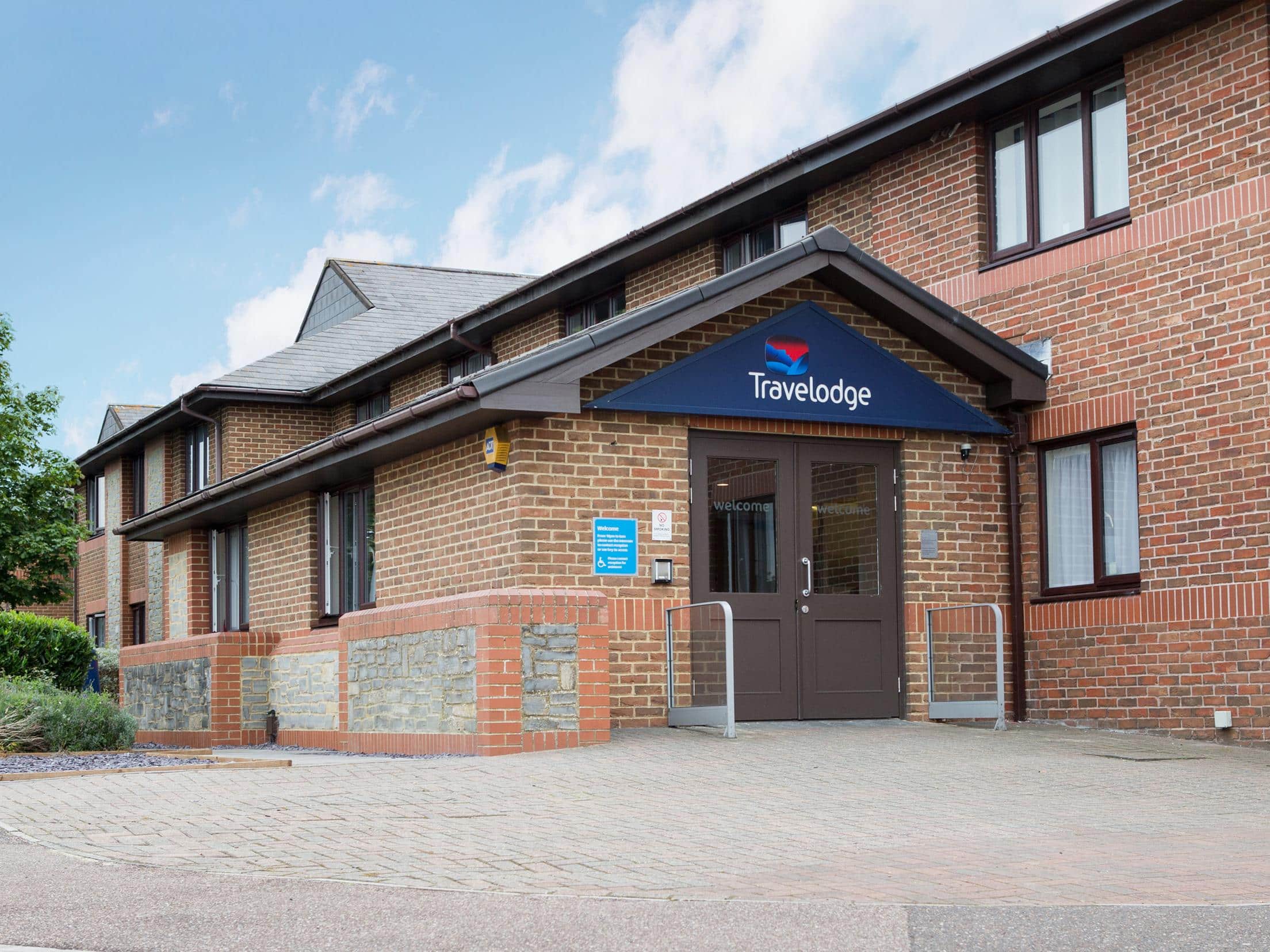 Taunton - Exterior