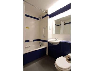 Peterborough Eye-Green Hotel - Bathroom