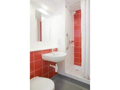 Sunbury M3 - Double bathroom