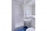 Twin_bathroom