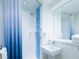 LWHR Travelodge | New design Standard Shower Room