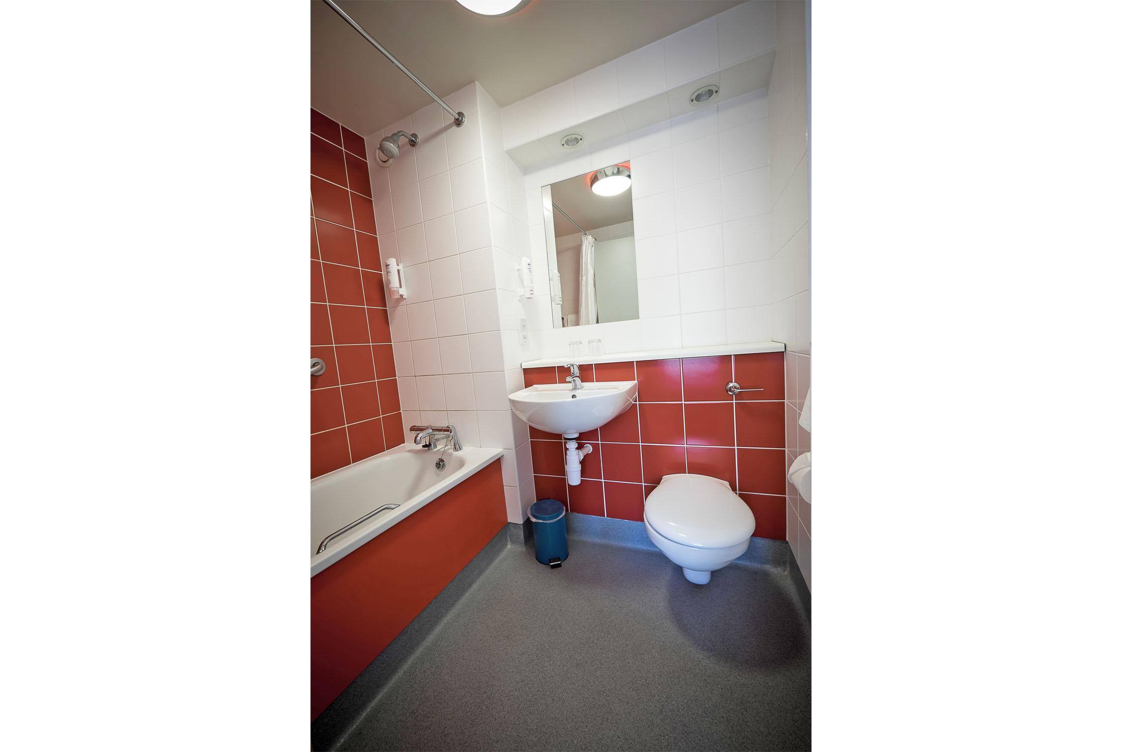 Limerick Ennis Road - Bathroom